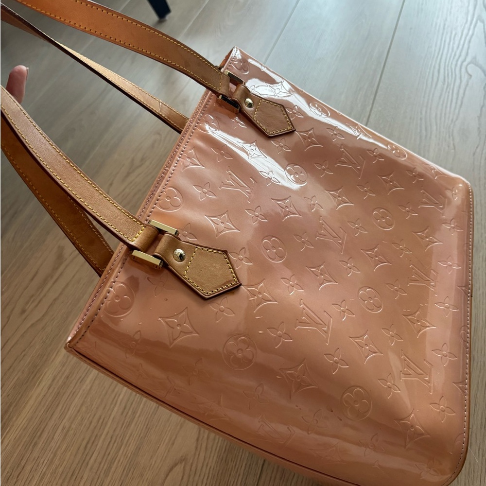 Louis Vuitton Peach/ Marshmallow pink Monogram VERNIS Houston
